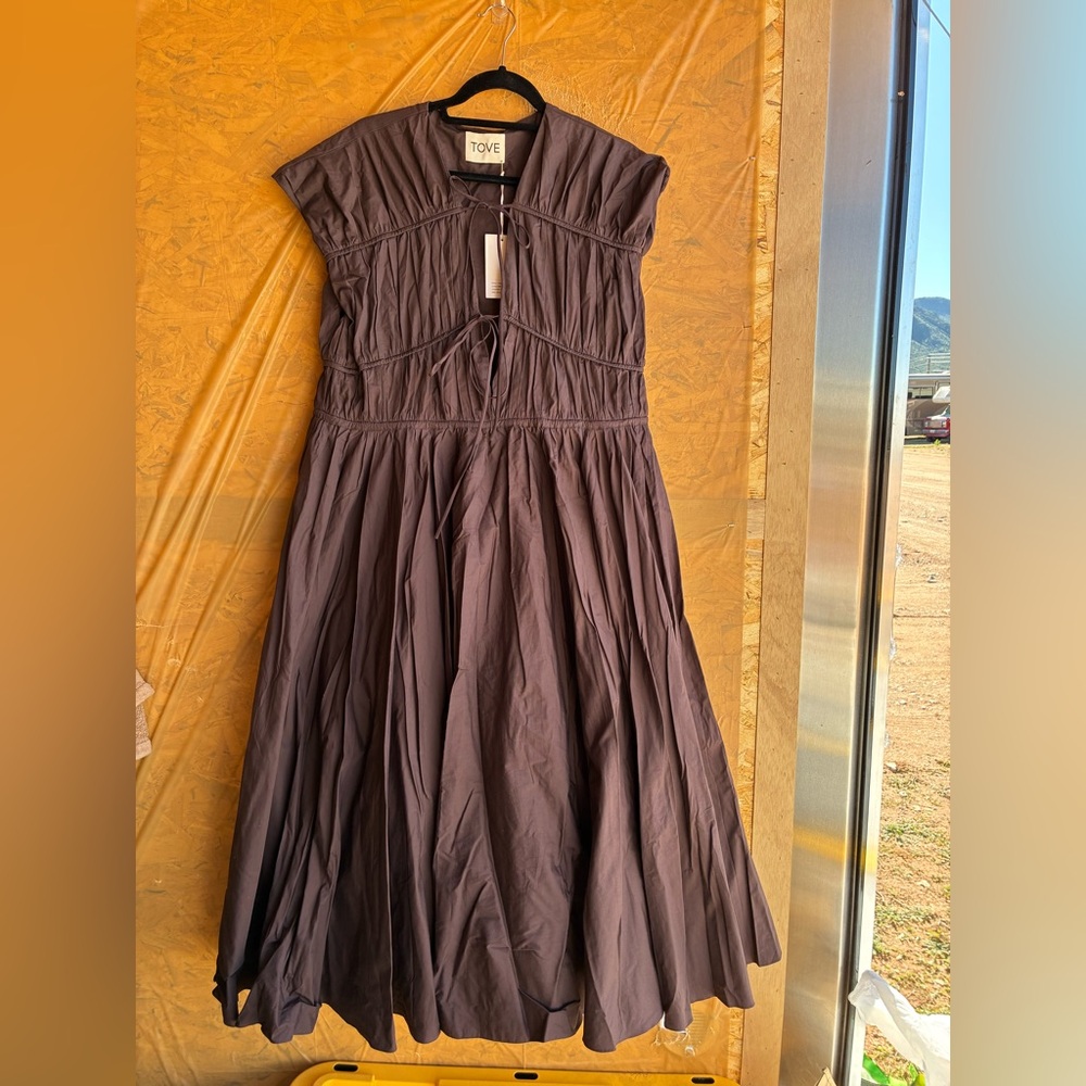 NWT TOVE Ceres Gathered Midi Dress in Brown
Size X-Large (FR 42/UK 14) - Picture 6 of 15